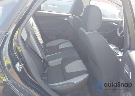 2014 Ford Focus Se z USA, uszkodzony, nr VIN 1FADP3F28EL424285